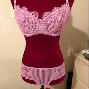 NWT Victoria's Secret pantie & bra set. Bottom S